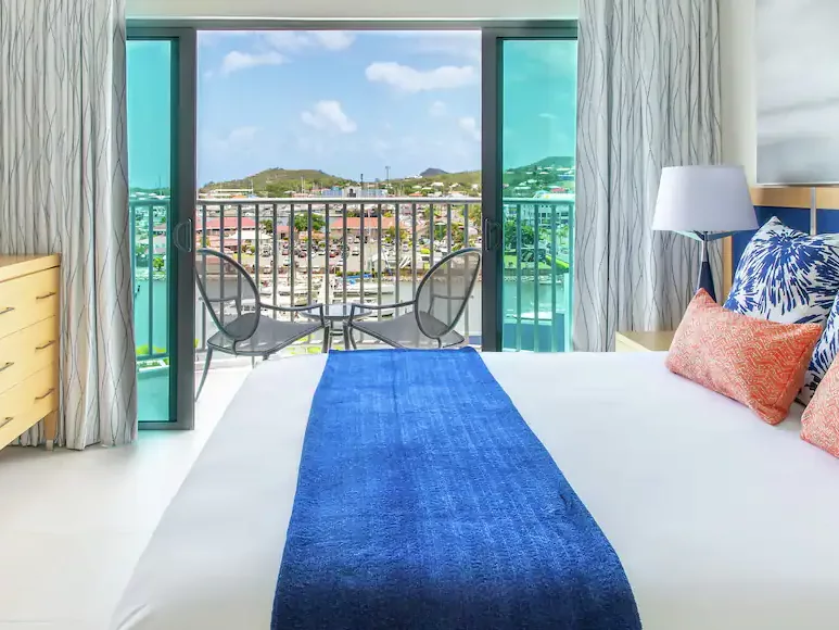 sluhc-one-bedroom-captain-suite-2